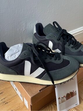 Women's Veja Rio Branco II AlveoMesh Sneakers Brand New